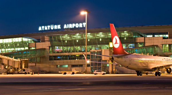 Τουρκία: Δεκάδες άνθρωποι καθηλώθηκαν στο αεροδρόμιο Ατατούρκ λόγω των περιορισμών Τραμπ