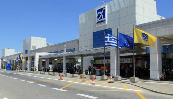 53,6 εκ. επιβάτες διακινήθηκαν στα ελληνικά αεροδρόμια το 2016