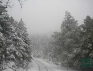 Ποιοι δρόμοι είναι κλειστοί λόγω χιονιού στην Αττική