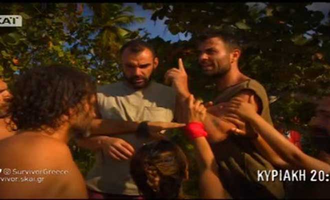 ΧΑΜΟΣ στο Survivor: Πήγε να ορμήξει ο Στέλιος Χανταμπάκης σε παίκτη από τους "Μαχητές"! [Βίντεο]