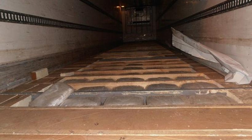 Πάνω από 370 κιλά χασίς βρέθηκαν σε φορτηγό στην Πάτρα