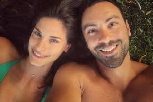 Σάκης Τανιμανίδης: Έκανε πρόταση γάμου στην αγαπημένη του! Δείτε το μονόπετρο που της έδωσε (φωτό)