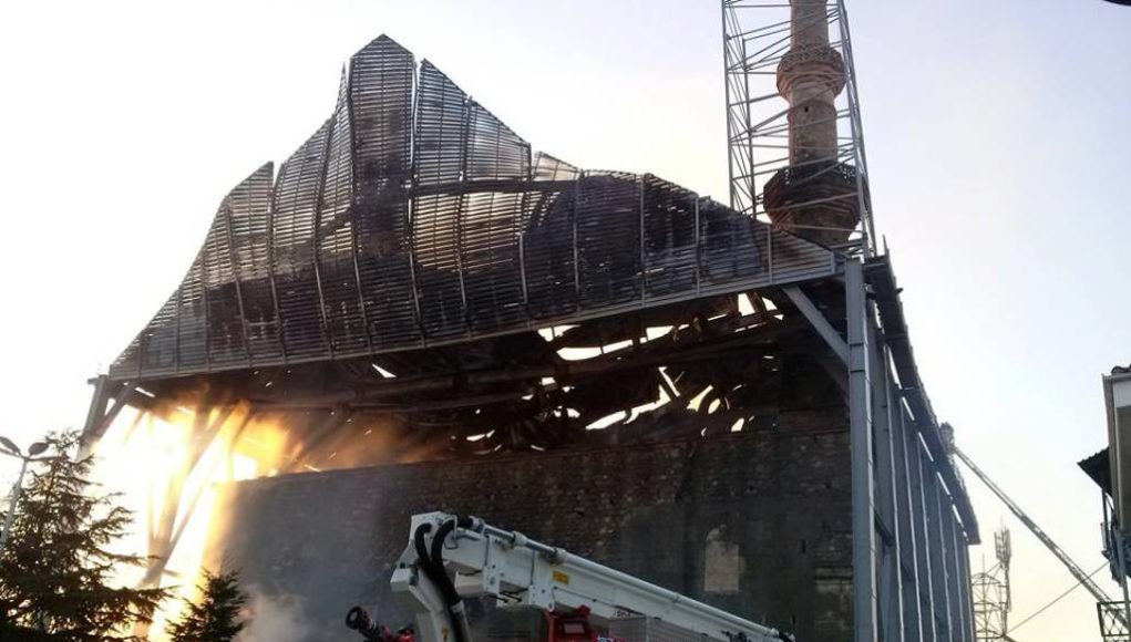 Άγκυρα: Η Ελλάδα να μας πει πώς ξέσπασε η φωτιά στο τέμενος Βαγιαζήτ