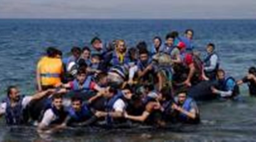 Πάνω από 330 πρόσφυγες και μετανάστες από την Παρασκευή σε Χίο – Λέσβο