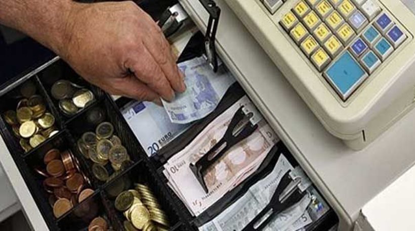 Αιτωλοακαρνανία: Άρπαξαν 3.000 ευρώ από ταμειακή μηχανή σε βενζινάδικο