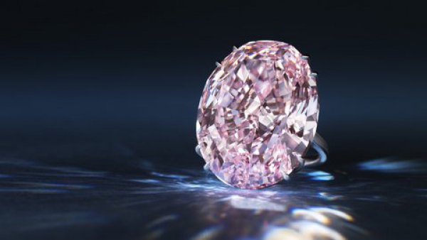 «Στο σφυρί» βγαίνει ροζ διαμάντι 59,60 καρατίων