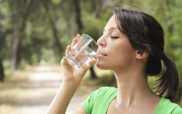 Τρεις ασθένειες που μπορεί να κρύβει η επίμονη δίψα