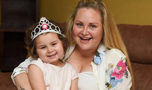 ΑΥΤΗ είναι η 4χρονη που νίκησε τον καρκίνο – Είχε λίγες εβδομάδες ζωής όταν συνέβη το ΑΠΙΣΤΕΥΤΟ