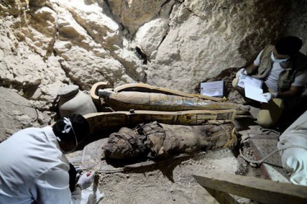 Σημαντική ανακάλυψη: Εξι μούμιες σε φαραωνικό τάφο στην Αίγυπτο (ΦΩΤΟ)