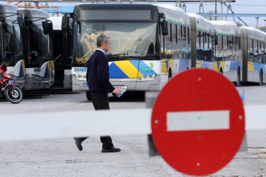 Νέα ταλαιπωρία: Στάσεις εργασίας σε λεωφορεία – τρόλεϊ