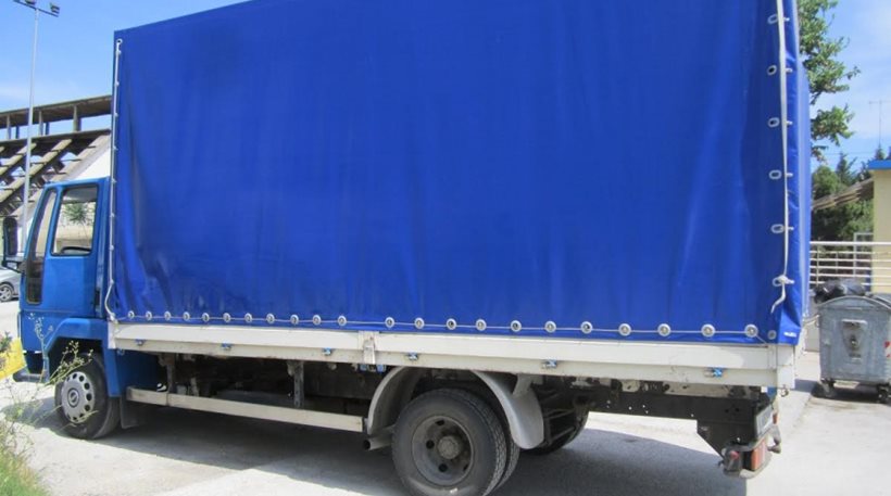 Θεσσαλονίκη: Είχαν στοιβάξει 24 μετανάστες σε ειδική κρύπτη φορτηγού