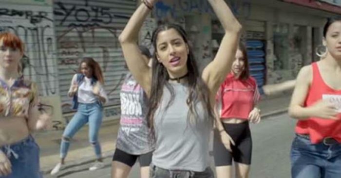 Το ελληνικό τραγούδι που κοντεύει το 1 εκατ. προβολές σε 3 μέρες! (Βίντεο)