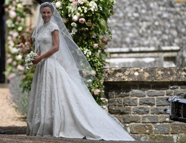 Παντρεύτηκε η Pippa Middleton – Φωτογραφίες από τον «βασιλικό» της γάμο