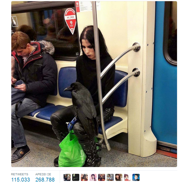 Η φωτογραφία της κοπέλας στο μετρό που έσπασε όλα τα ρεκόρ
