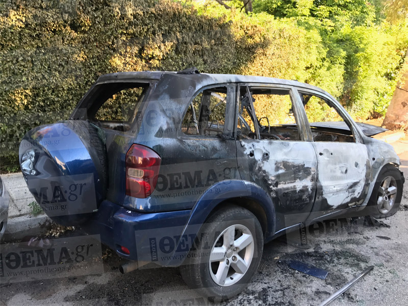 Βίντεο: Στις φλόγες τυλίχτηκε διπλωματικό αυτοκίνητο στο Χαλάνδρι