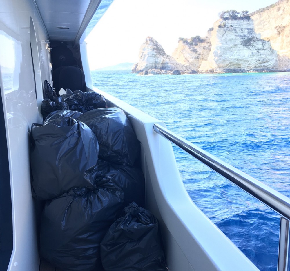 Η κόρη του Γουίλ Σμιθ μάζεψε σκουπίδια από τις παραλίες των Αντίπαξων