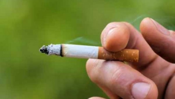 «Φουγάρα» οι Έλληνες έφηβοι και… αρνητικοί στο να κόψουν το κάπνισμα