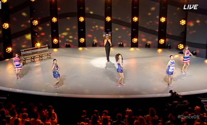 SYTYCD: Ο Πάνος Μεταξόπουλος χορεύει στο σκηνή του σόου παρέα με τα κορίτσια του – Δείτε τον…