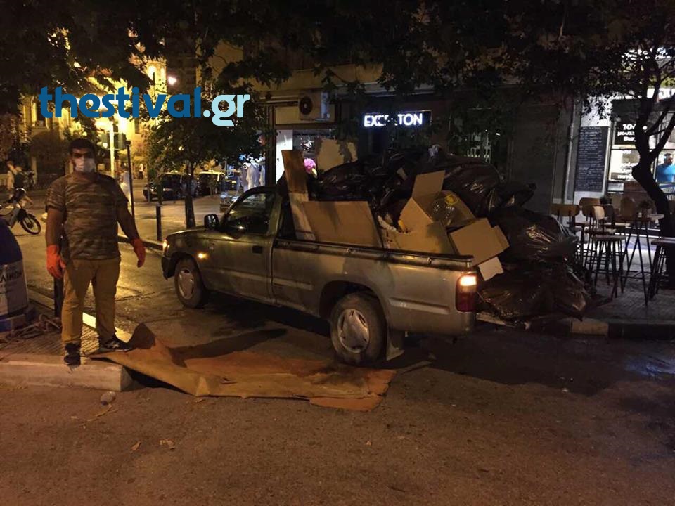 Θεσσαλονίκη: Καταστηματάρχες πληρώνουν Ρομά για να μαζέψουν τα σκουπίδια
