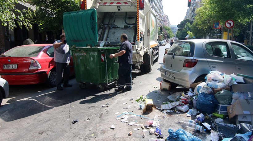 Συγκλονίζει το Πανελλήνιο η γυναίκα που πέθανε μαζεύοντας σκουπίδια