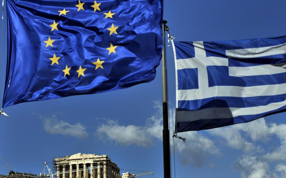 Bloomberg: Οι δύσκολες στιγμές για την Ελλάδα δεν έχουν τελειώσει ακόμη