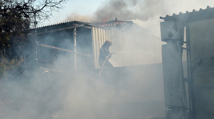 Πέθανε ο πυροσβέστης που είχε τραυματιστεί στην πυρκαγιά στο Ζευγολατιό