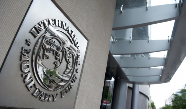 Bloomberg: Το ΔΝΤ πίσω από την αναβολή της εξόδου στις αγορές