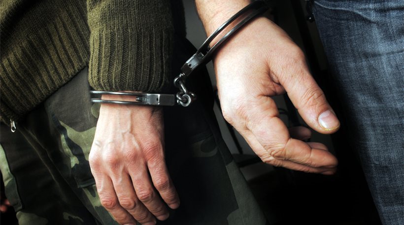 Τρεις συλλήψεις στην Κρήτη για παράνομη οπλοκατοχή