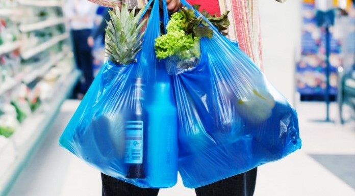Πόσο θα πληρώνουμε την κάθε πλαστική σακούλα από το 2018