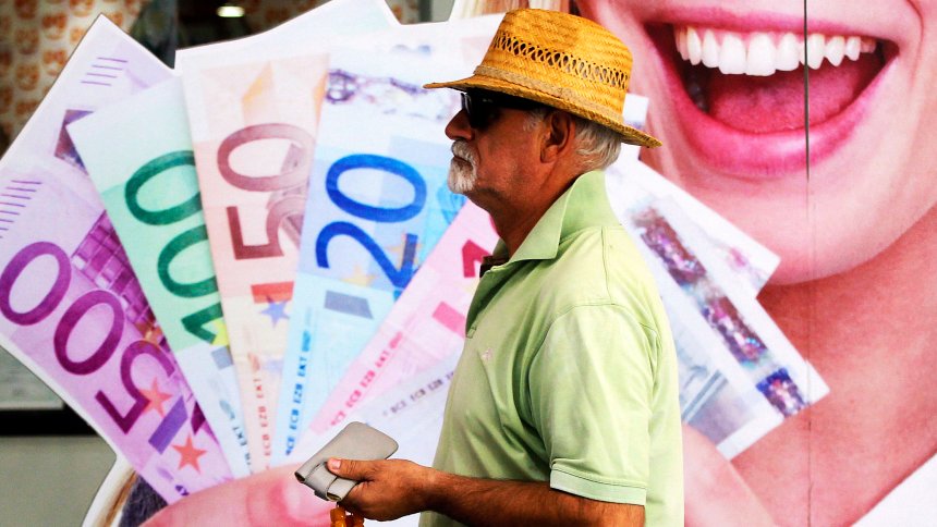 Spiegel: Οι κληρώσεις του ελληνικού ΥΠΟΙΚ ευνοούν τους προνομιούχους πλούσιους