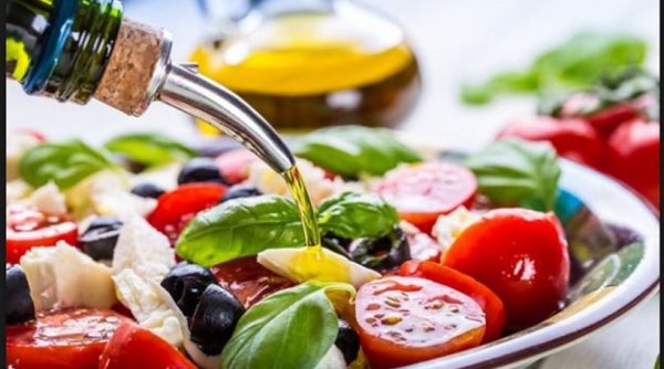 Ναι, η μεσογειακή διατροφή έχει αποτέλεσμα… αλλά μόνο αν έχεις λεφτά