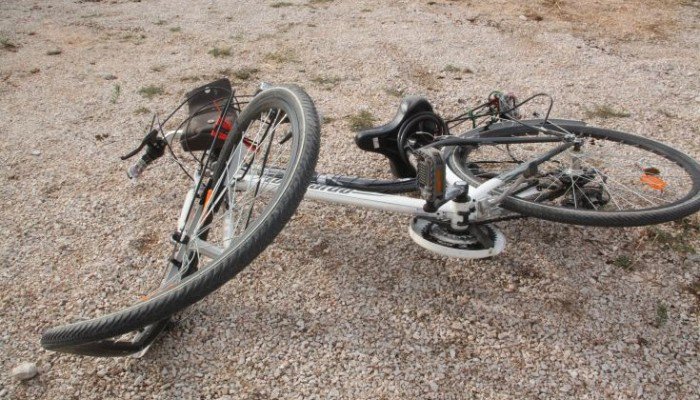 Αυτοκίνητο παρέσυρε 25χρονο ποδηλάτη στην μαρίνα Ρεθύμνου