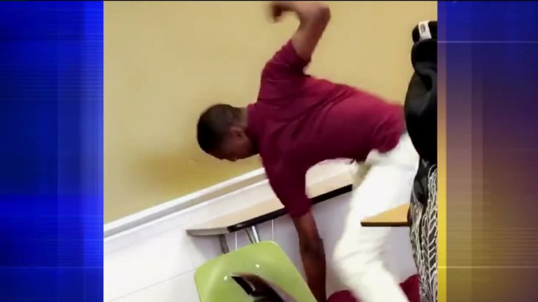 ΗΠΑ: 16χρονος μαθητής έδειρε τον καθηγητή του μέσα στην τάξη [βίντεο]
