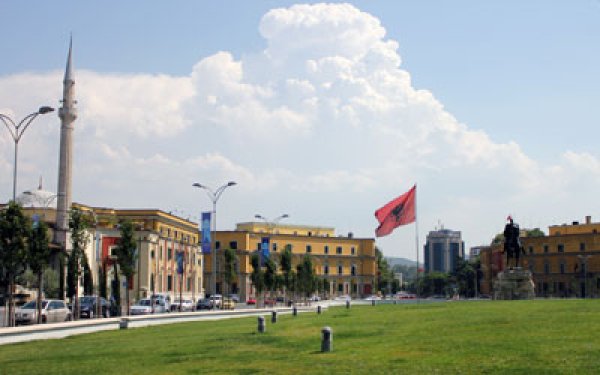 »Μας απειλούν για να φύγουμε». Συνεχίζεται η ένταση στην Αλβανία για τις κατεδαφίσεις σε σπίτια ομογενών