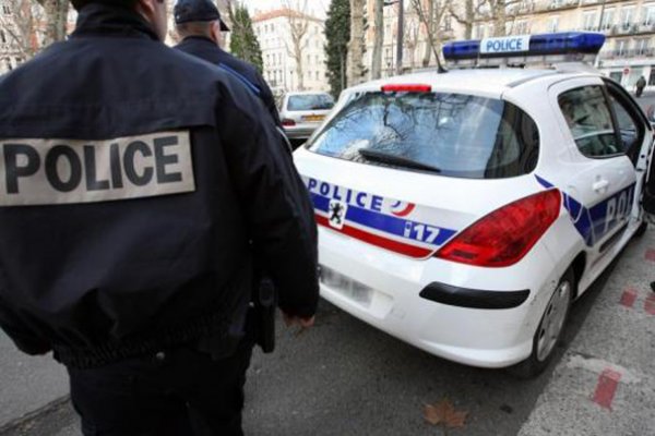 Μεγάλη αστυνομική επιχείρηση στη Γαλλία – Εντοπίστηκαν εκρηκτικά σε διαμέρισμα στο Βιλζουίφ