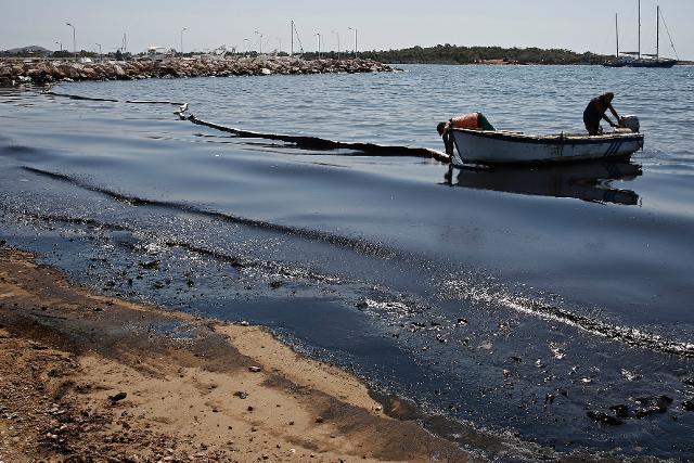 Δήμος Σαρωνικού: Δεν ανιχνεύθηκαν υδρογονάνθρακες και ορυκτέλαια στις παραλίες μας
