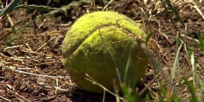 Η Αστυνομία προειδοποιεί: Αν δείτε μια μπάλα του τένις στο έδαφος, μην την αγγίξετε! Είναι πολύ σοβαρό!