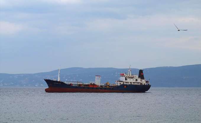 Κατάσχεσαν για λαθρεμπόριο το πλοίο που έκανε απάντληση καυσίμων χωρίς να στείλουν άλλο