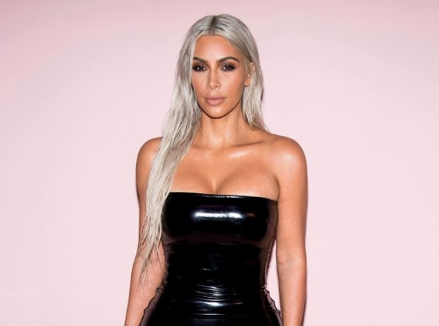 Kim Kardashian: Tα 3 outfits του μήνα που αποδείχθηκαν ωδή στο στιλ