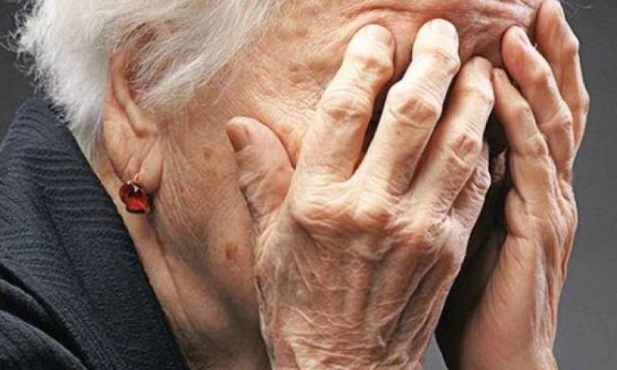 Σέρρες: Ανήλικη ακινητοποίησε και λήστεψε ηλικιωμένη