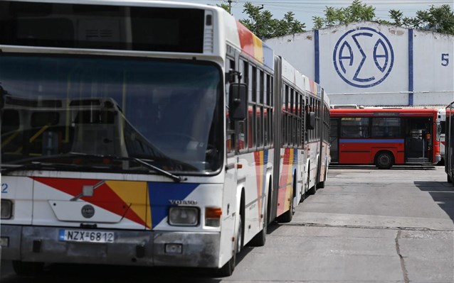 Τρεις τραυματίες από σύγκρουση λεωφορείου με Ι.Χ. στη Θεσσαλονίκη