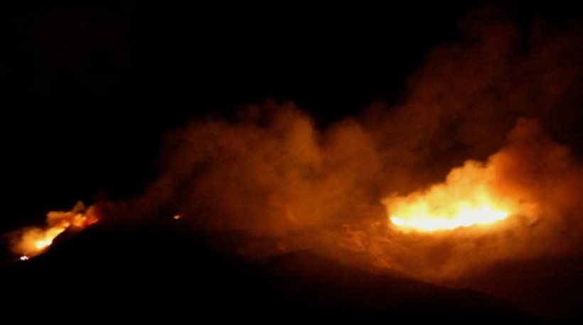 Αχαΐα: Μεγάλη πυρκαγιά από τα ξημερώματα στον Άραξο