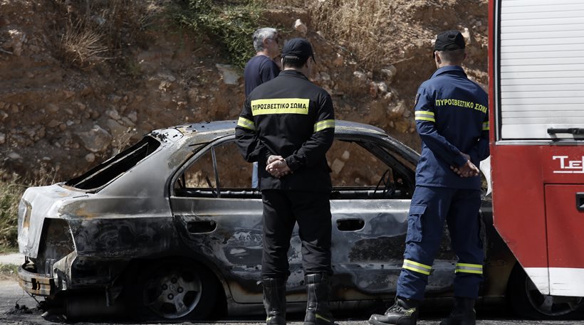 Θρίλερ με απανθρακωμένο πτώμα σε αυτοκίνητο στα Λιμανάκια