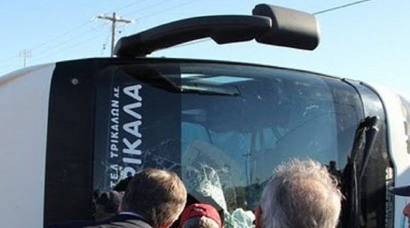 Ανατράπηκε λεωφορείο του ΚΤΕΛ στην Καλαμπάκα – Τραυματίστηκαν ελαφρά ηλικιωμένοι