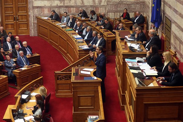Σφοδρή σύγκρουση Τσίπρα – Μητσοτάκη στη Βουλή για την εγκληματικότητα
