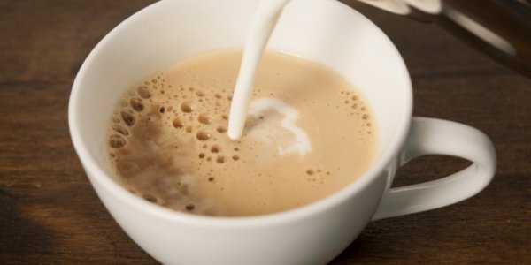 Τρεις λόγοι για να μην πίνετε τον καφέ σας με γάλα
