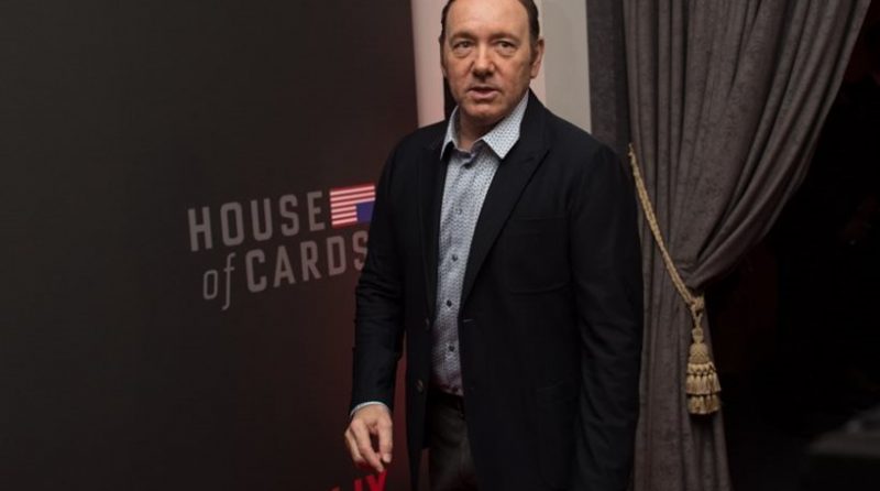 Tο Netflix απέλυσε τον Κέβιν Σπέισι από το House of Cards!