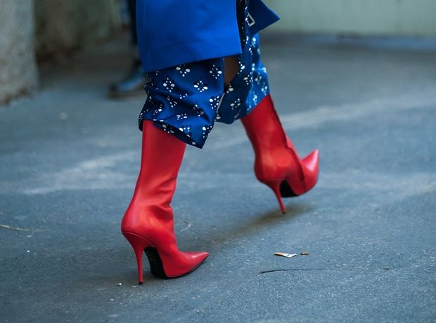 Shopping time: 6 κόκκινα παπούτσια που θα σου φανούν χρήσιμα στις γιορτές