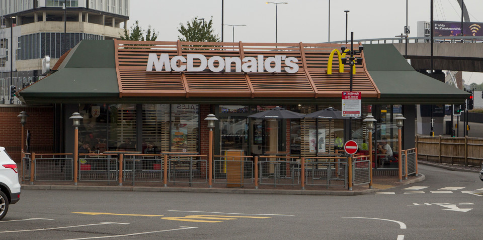 Στα McDonald’s αρνήθηκαν να σερβίρουν γυναίκα επειδή φορούσε χιτζάμπ [βίντεο]