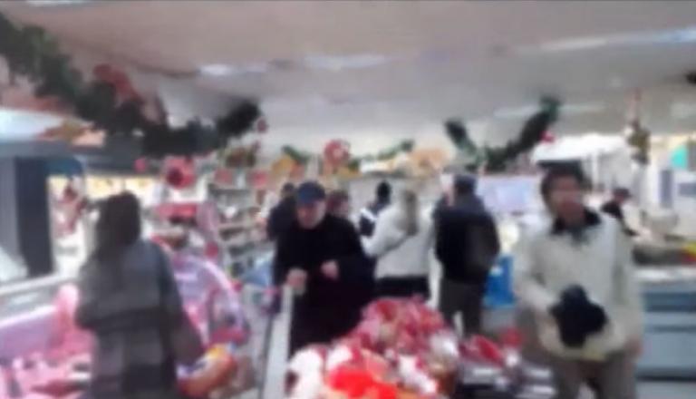 Εισβολή του Ρουβίκωνα σε σούπερ μάρκετ στα Πετράλωνα [βίντεο]